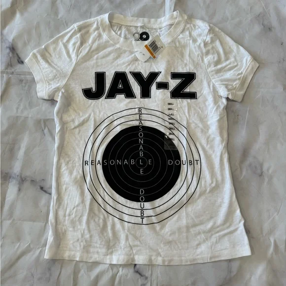 BUNDLE 2 ITEMS FOR $8✨
LAST PRICE🍒🤍 JAY-Z Reasonable doubt album cover top ✨ - Picture 2 of 9